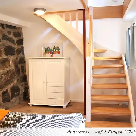 Gelbe Haus - Drei Besondere * Flensburg