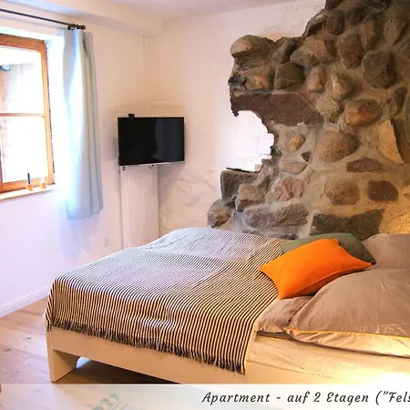 Gelbe Haus - Drei Besondere * Flensburg