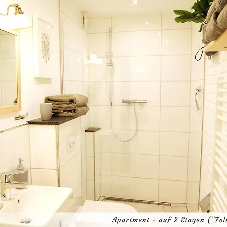 Gelbe Haus - Drei Besondere Apartman