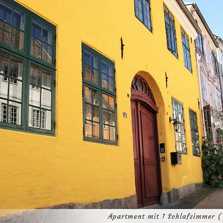 Gelbe Haus - Drei Besondere