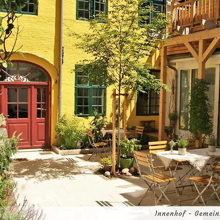 Gelbe Haus - Drei Besondere Lägenhet