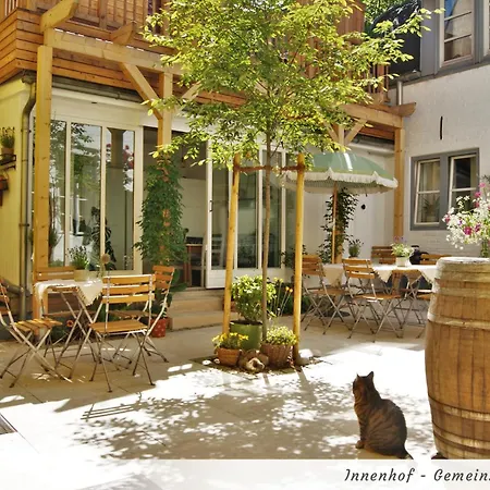 Gelbe Haus - Drei Besondere Lägenhet